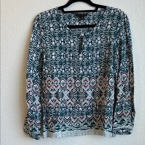 Tribal Teal and White Geometric Top M